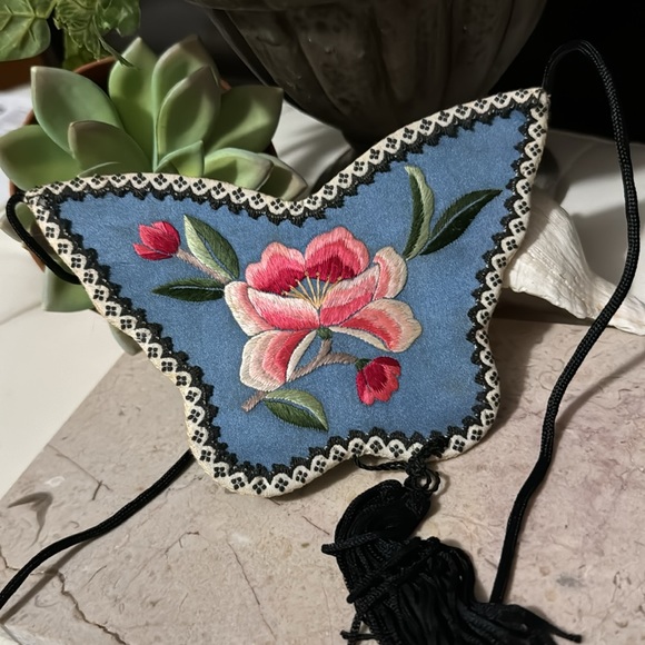 Free With $25 Purchase-Butterfly Purse-Mini Slip Top Open-Cloth-GUC - Picture 7 of 14